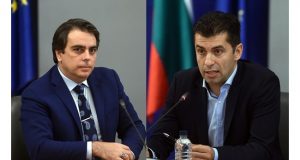 Бойко Борисов и ГЕРБ се връщат в играта с нова схема - сменят Кирил Петков с Асен Василев, като премиер