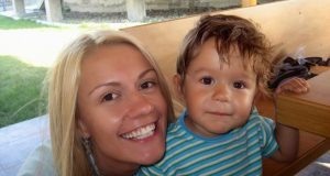 Мария Игнатова показа порасналия си син от Петко Димитров - одрал му е кожата! (Снимка):